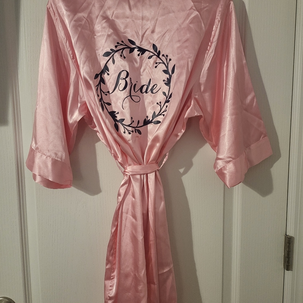 PRETTY ROBES size small satin Bride robe -like new